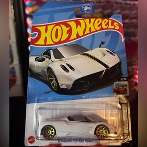 Hot Wheels 🛞 2022 HW Roadsters Release 2/10 , 2017 Pagani Huayra Roadster.